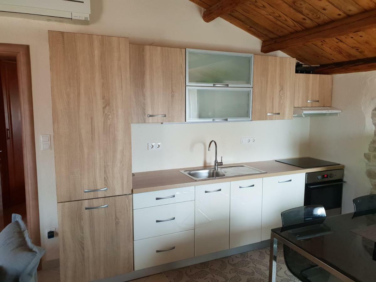 Apartments P&B Tar-Vabriga ภายนอก รูปภาพ